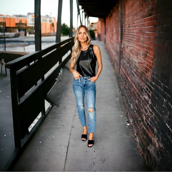 Black Solid Color PU Round Tank Neck Tank Top - Picture 3 of 6